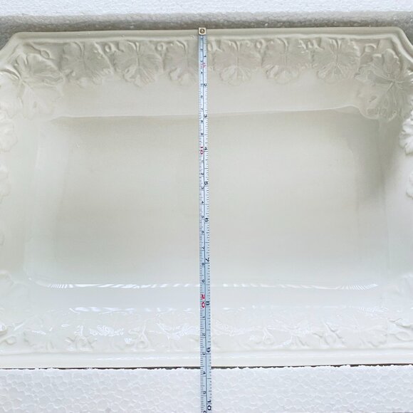 BNIB Italian Ceramic Serving Dishes - Pottery Embossed Leaves Border - Set of 3 - Picture 6 of 6